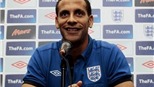  Rio Ferdinand vẫn là thủ quân